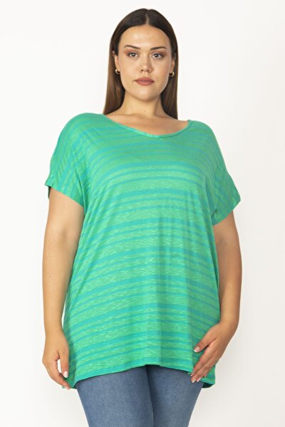 Plus Size Blouse - Green - Relaxed fit