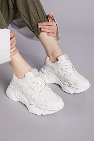 Sneaker - Weiß - Flacher Absatz