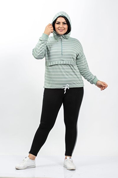 Plus Size Sweatshirt - Green - Relaxed fit