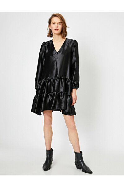 Kleid - Schwarz - Gerüschter Saum