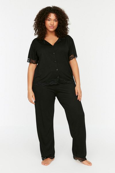 Große Größen in Pyjama-Set - Schwarz - Gepunktet