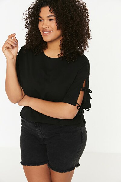 Plus Size T-Shirt - Black - Relaxed fit