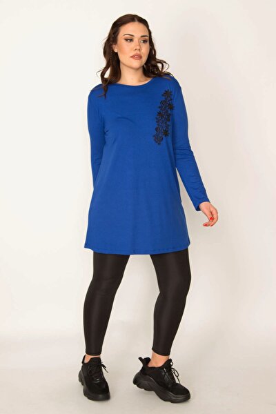 Plus Size Tunic - Navy blue - Relaxed fit
