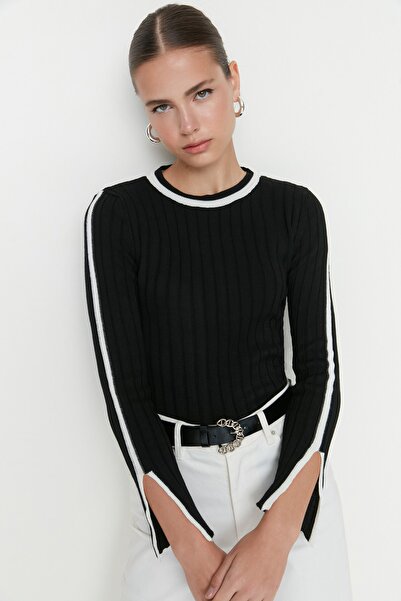 Sweater - Black - Fitted