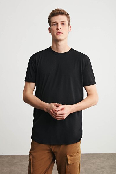 T-Shirt - Black - Relaxed fit