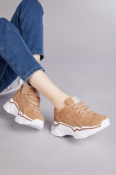 Sneakers - Brown - Flat