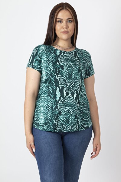 Plus Size T-Shirt - Green - Relaxed fit