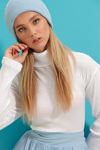 Sweater - White - Fitted