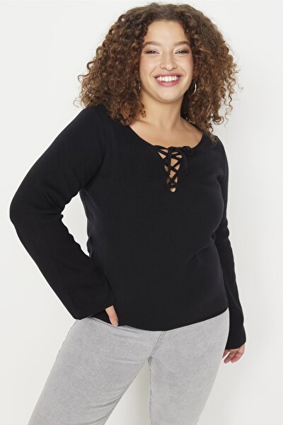 Plus Size Sweater - Black - Fitted