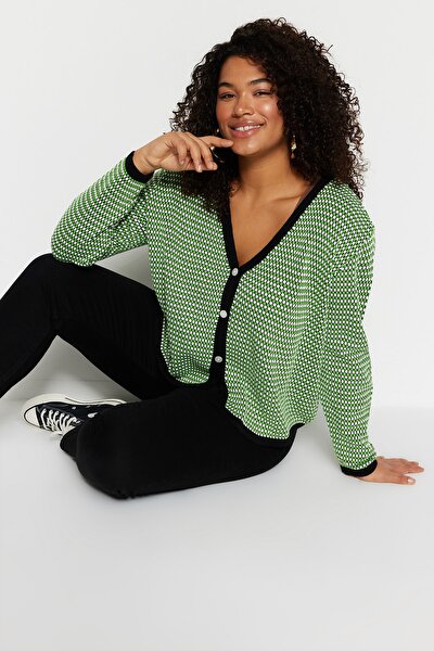 Plus Size Cardigan - Green - Relaxed fit