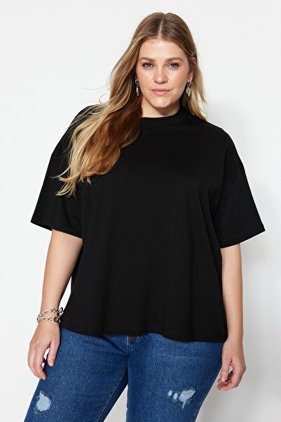Plus Size T-Shirt - Black - Oversize