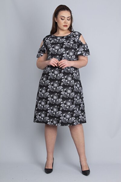Plus Size Dress - Black - Shift