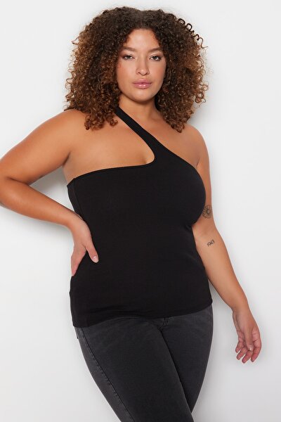 Plus Size Camisole - Black - Fitted