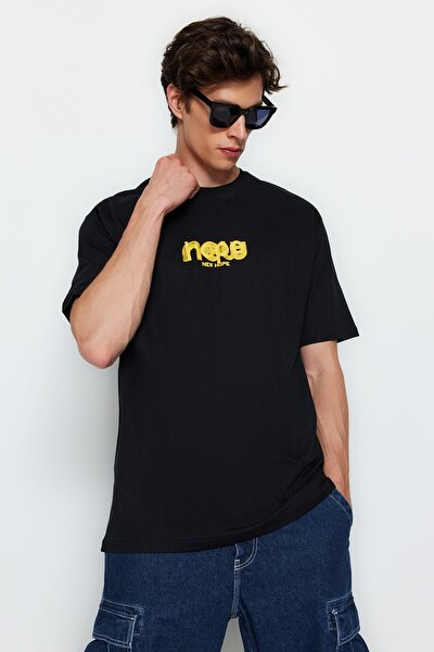 T-Shirt - Black - Relaxed fit