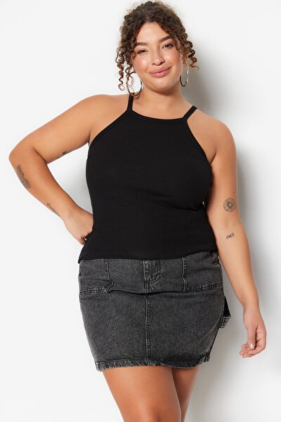 Plus Size Camisole - Black - Fitted