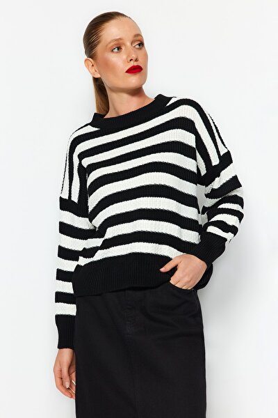 Sweater - Black - Regular fit