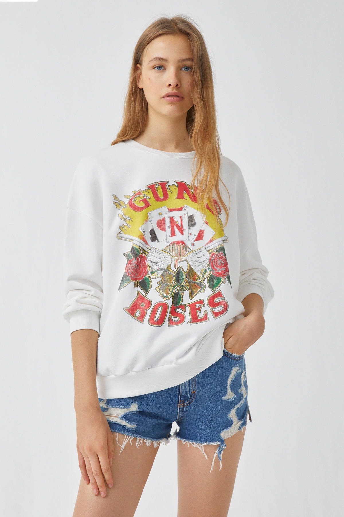 Pull & Bear Kadın Ekru Guns N' Roses Kartlı Sweatshirt 05597391