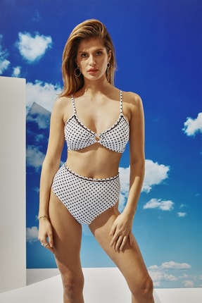BONESTA Kadın Siyah Beyaz Şerit Halka Aksesuarlı Dönmeli Bikini Takımı