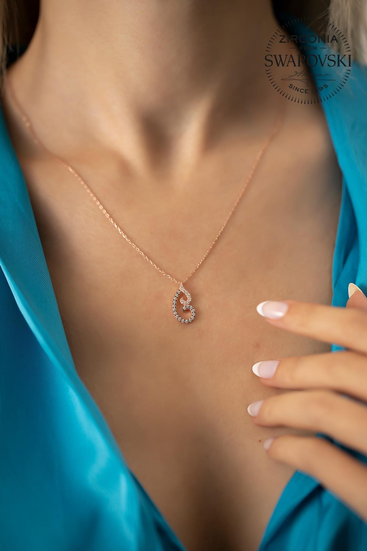 Ninova Silver Kadın Swarovski Taşlı Küp Model Rose Kaplama Gümüş Kolye PKT-SBS0586