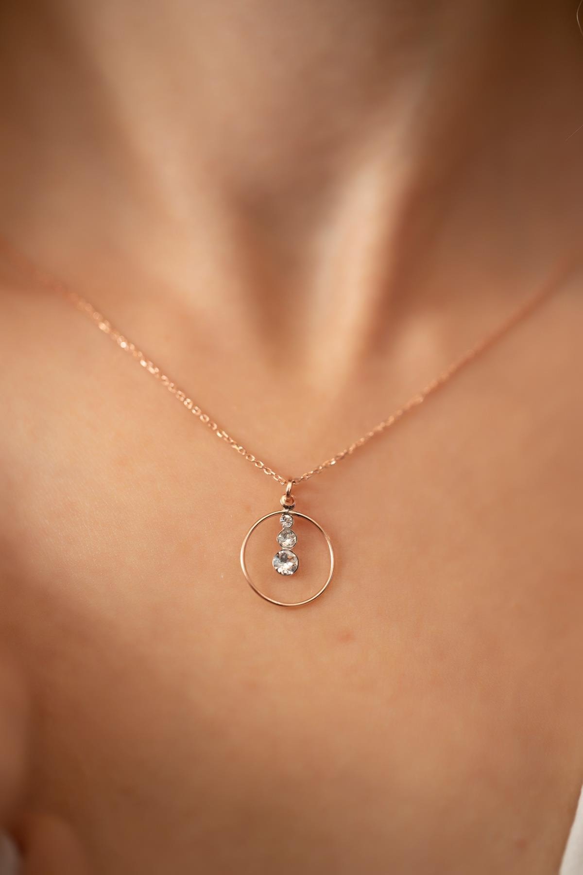 Ninova Silver Kadın Swarovski Taşlı ÜçSwarovski Taşlı Halka Model Rose Kaplama Gümüş Kolye PKT-SBS0436
