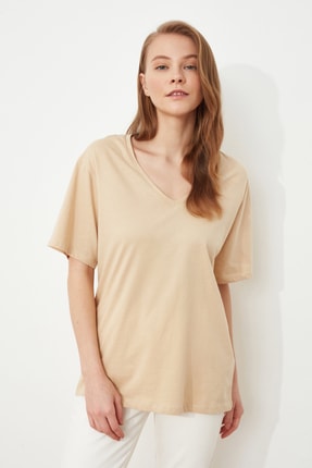 TrendyolMilla Bej %100 Pamuk V Yaka Boyfriend Örme T-Shirt TWOSS20TS0132