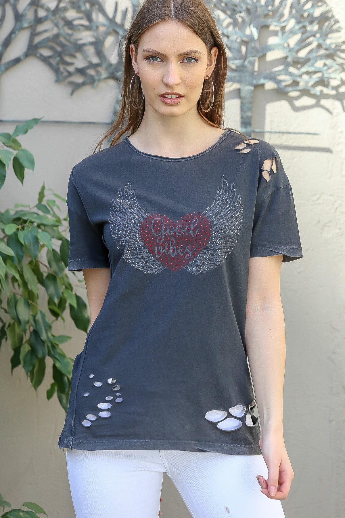 Chiccy Kadın Antrasit Kanatlı Kalp Baskılı Lazer Kesimli Yıkamalı T-Shirt M10010300TS98249