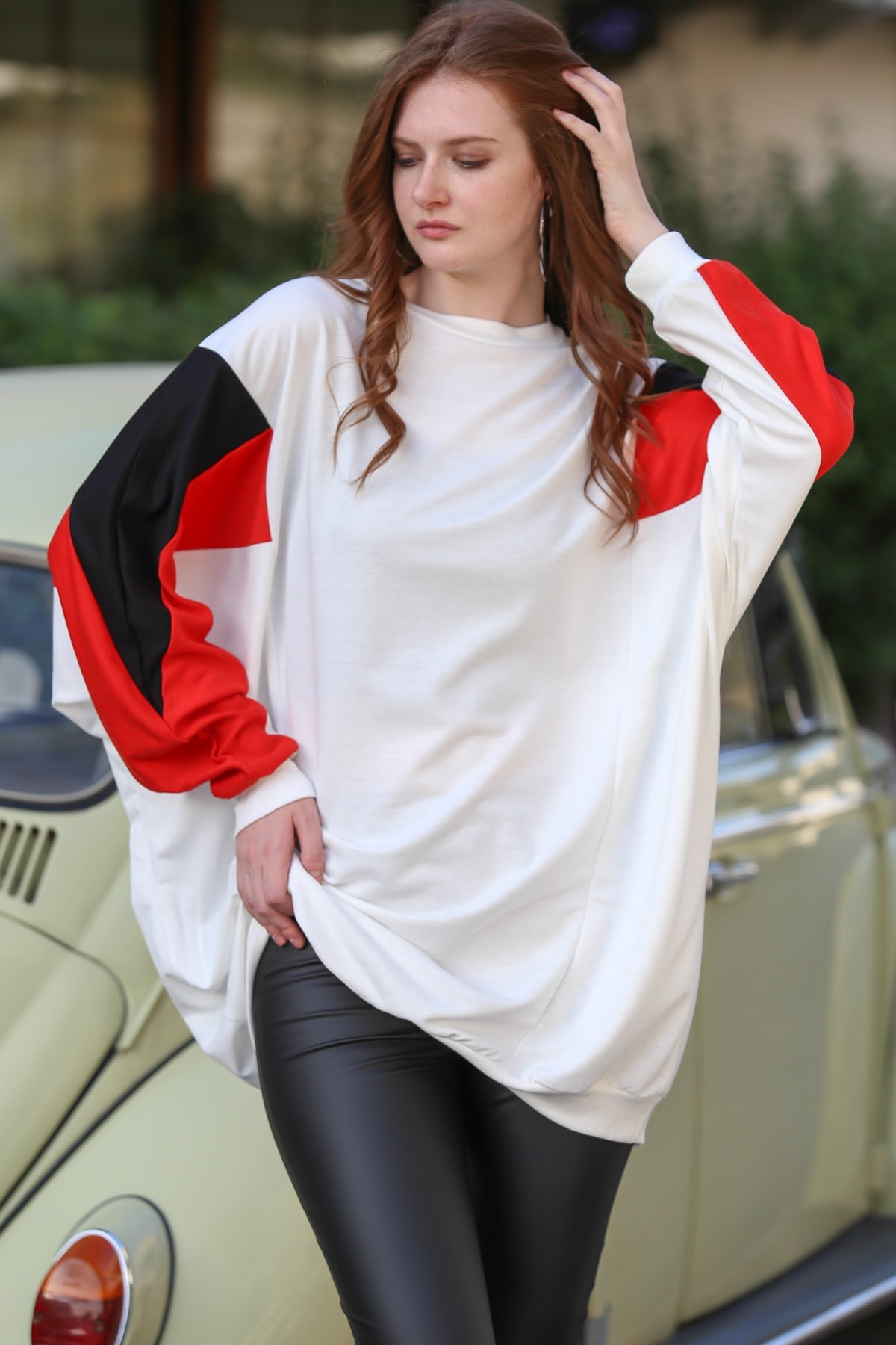 Chiccy Kadın Beyaz Casual Kırmızı Siyah Bloklu Oversize Sweat M10010700SW99389