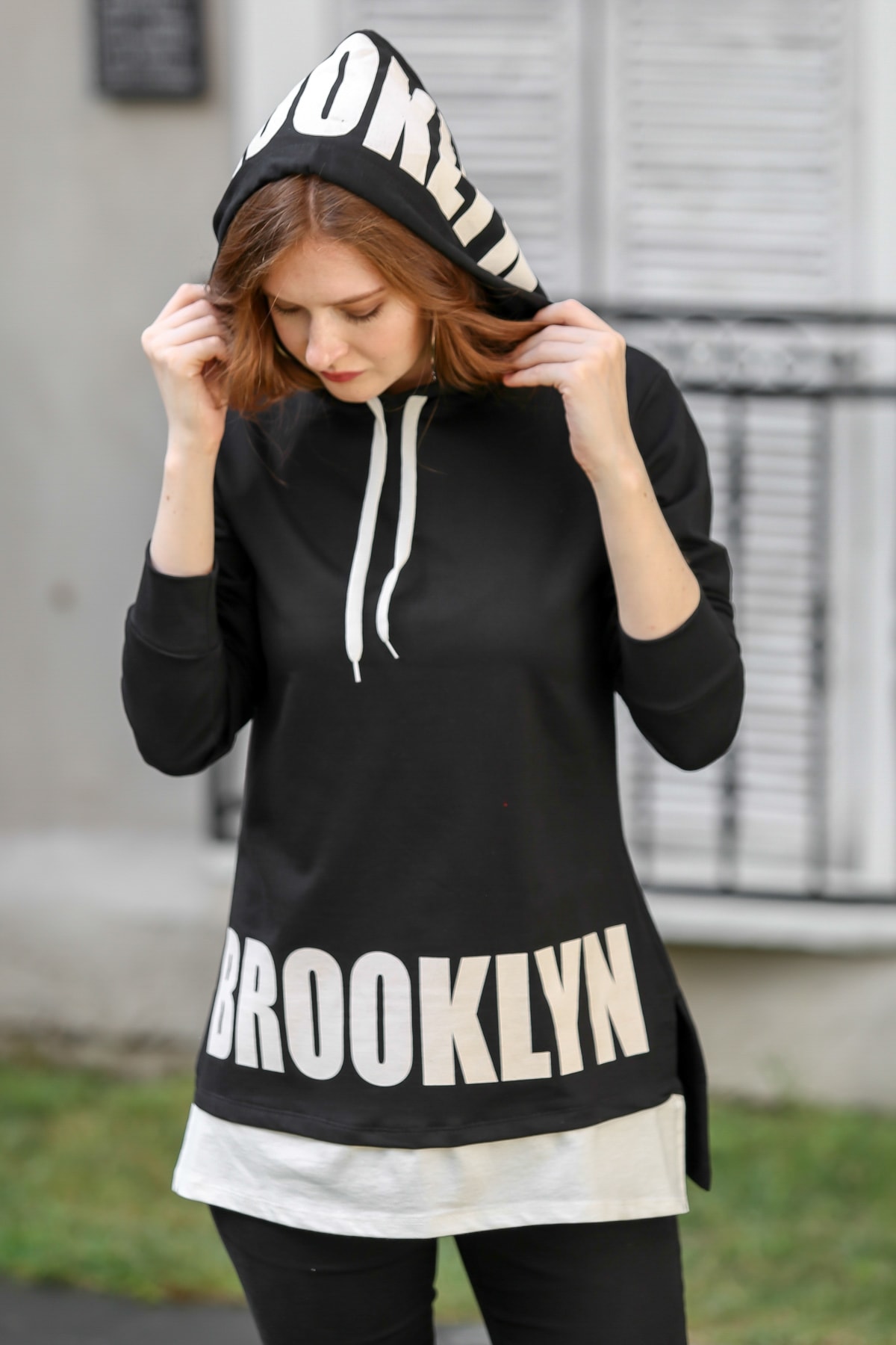 Chiccy Kadın Siyah Vintage Brooklyn Baskılı Kapüşonlu Sweat M10010700SW99340