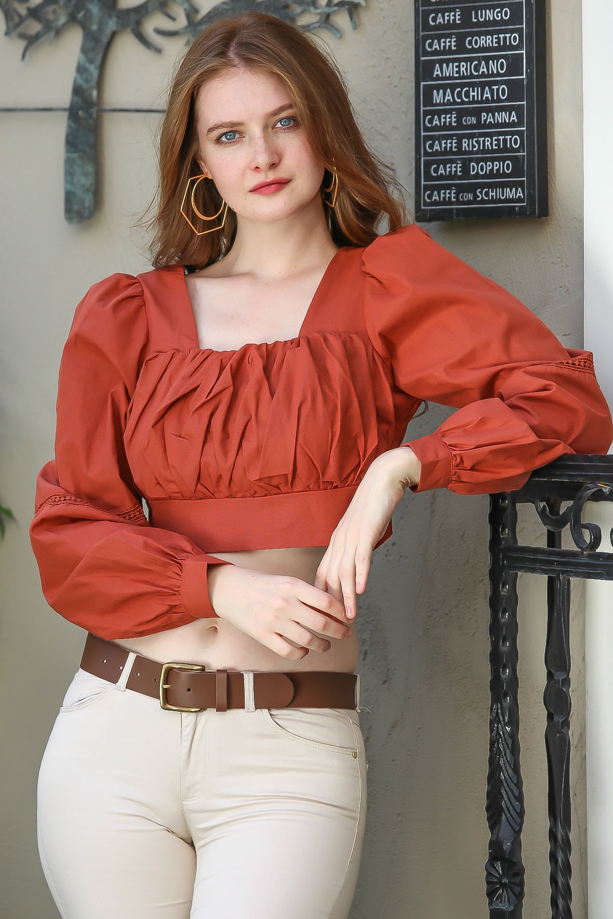 Chiccy Kadın Kiremit Vintage Kare Yaka Drapeli Balon Kol Kopanaki Detaylı Crop Bluz M10010200BL95905