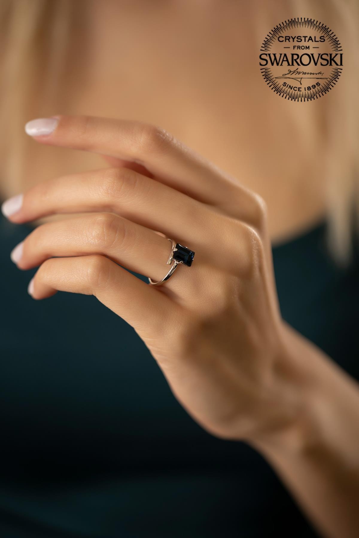 Ninova Silver Kadın Swarovski Taşlı Baget Model Gümüş Yüzük PKT-SBS0841