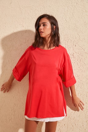 TrendyolMilla Kırmızı Katlama Kollu Asimetrik Örme T-Shirt TWOSS20TS1758