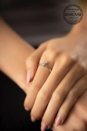 Ninova Silver Kadın Swarovski Taşlı Çubuk Model Gümüş Yüzük PKT-SBS0820