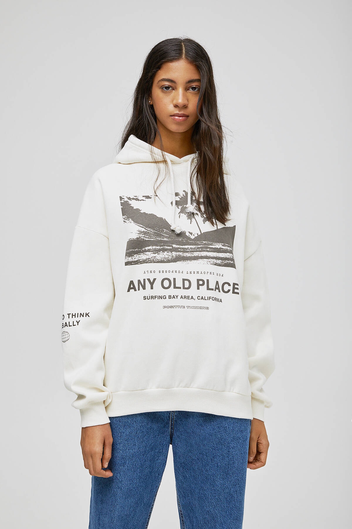 Pull & Bear Kadın Buz Rengi Palmiye Desenli Kapüşonlu Sweatshirt 04591338