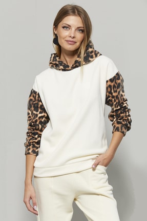 Cool & Sexy Kadın Ekru-Camel Leopar Desenli Kapüşonlu Sweatshirt PP26013