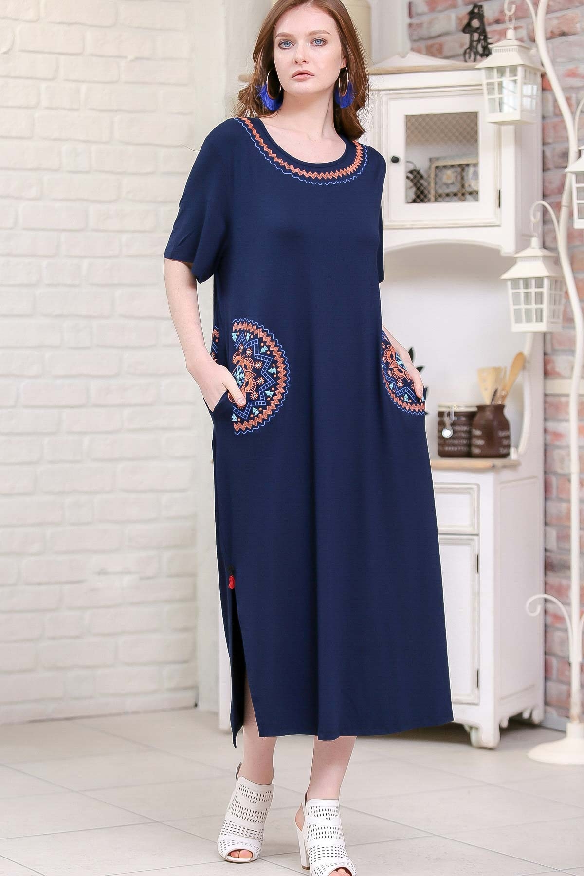 Chiccy Kadın Lacivert Cepleri Mandala Nakışlı, Özel Tasarım Bohem Salaş Elbise M10160000EL97303