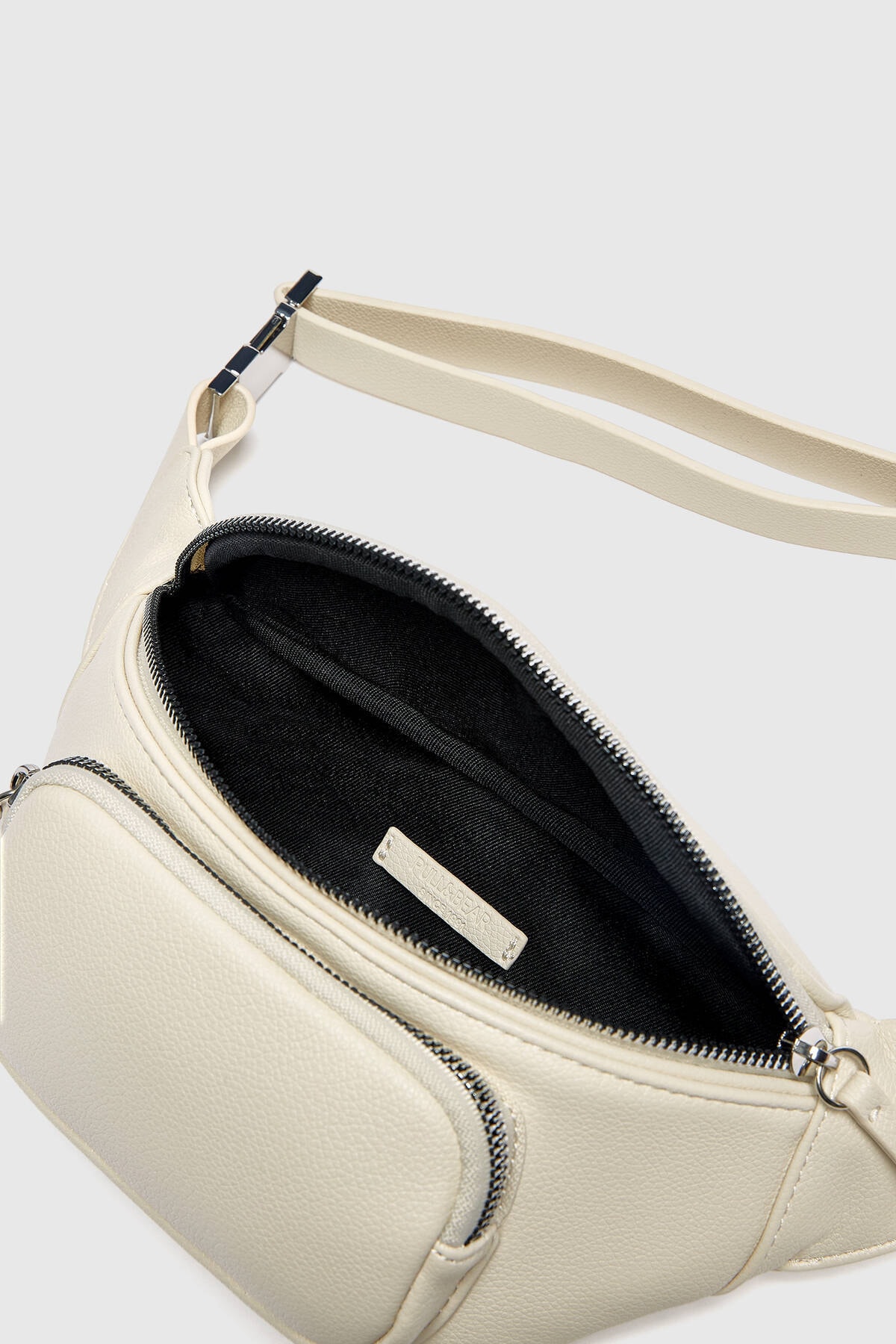 Sling bag pull and sales bear