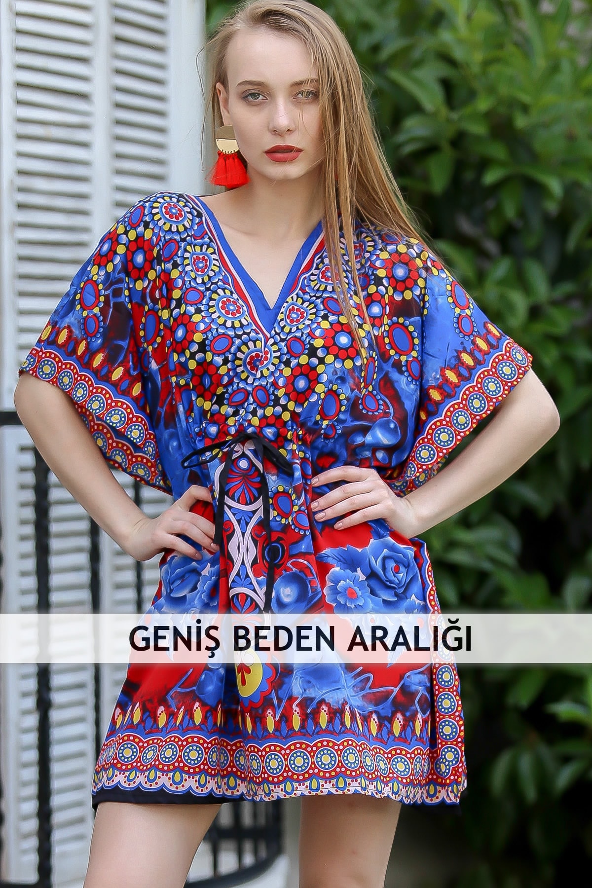 Chiccy Kadın Mavi Retro Gül Desenli V Yaka Beli Büzgü Detaylı Kısa Oversize Elbise M10160000EL96739