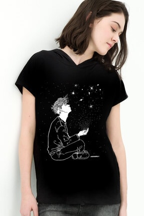 Rock & Roll34 Yıldızların Altında Siyah Kapşonlu Kısa Kollu Kadın T-shirt