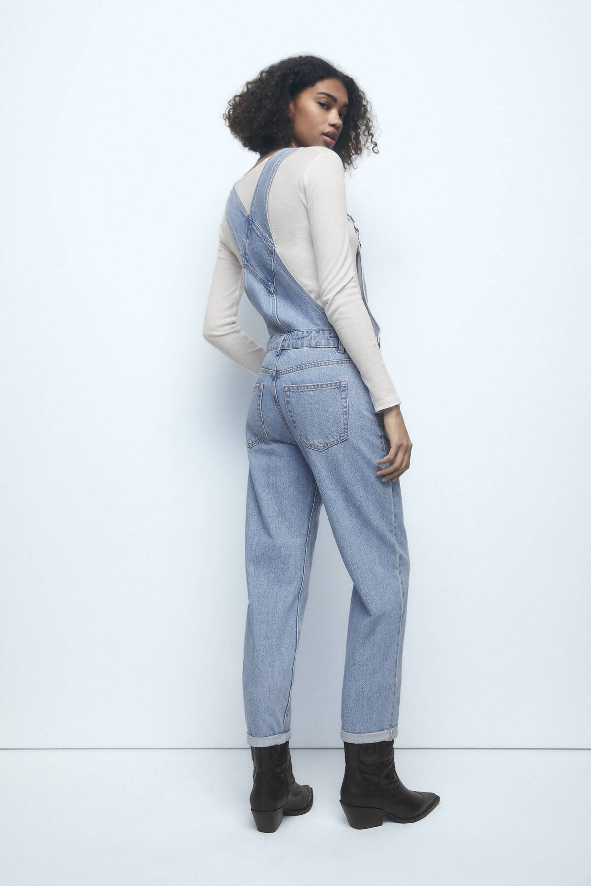 Levis pull online and bear