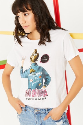Lafaba Kadın Beyaz Önü Baskılı Taş İşlemeli Kısa Kollu Basic T-Shirt 20Y011121
