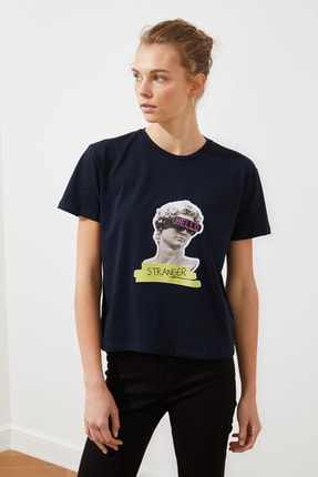 TrendyolMilla Lacivert Baskılı Semi-Fitted Örme T-Shirt TWOSS20TS0999