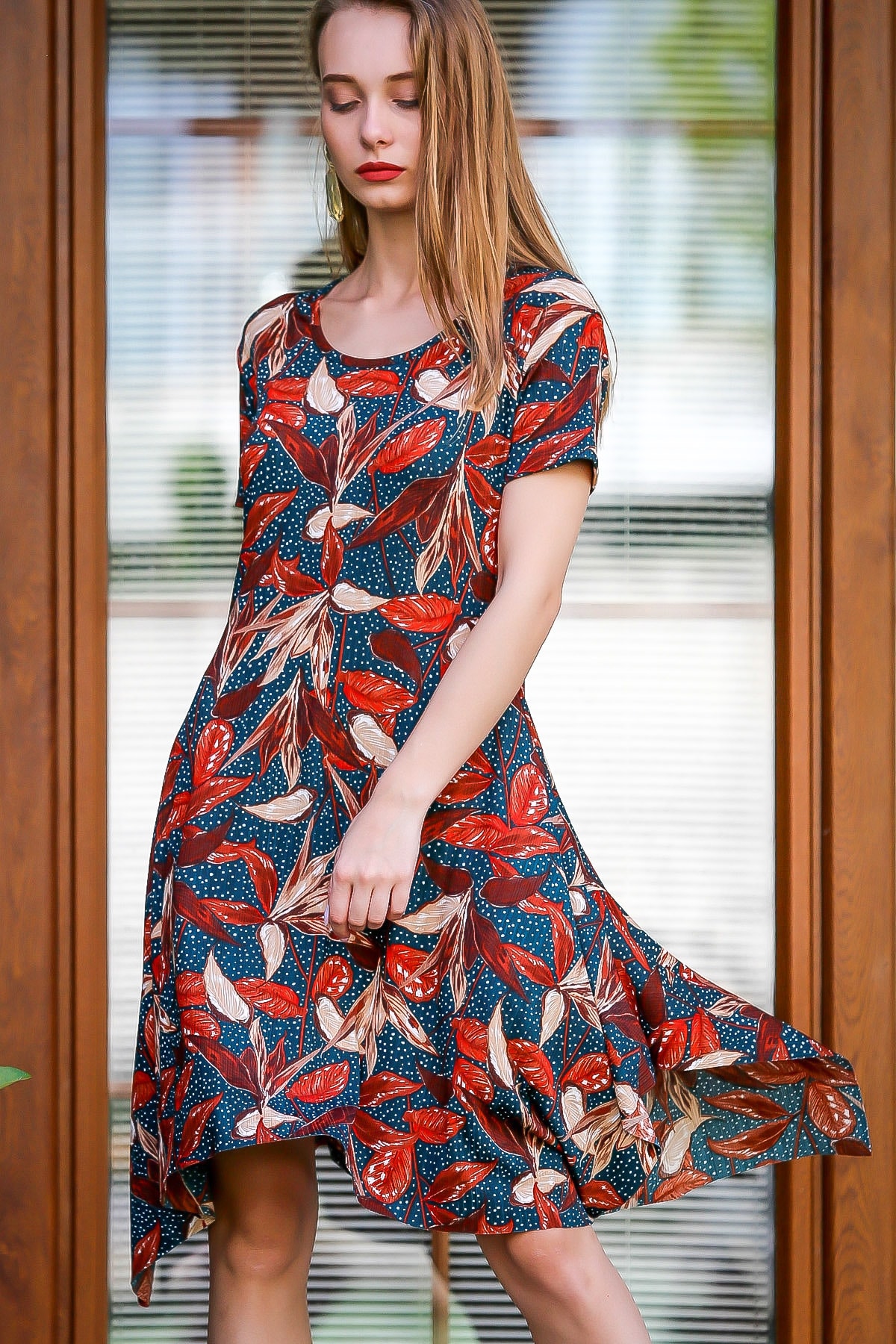 Chiccy Kadın Floral Retro Yaprak Desenli Asimetrik Elbise M10160000El96306