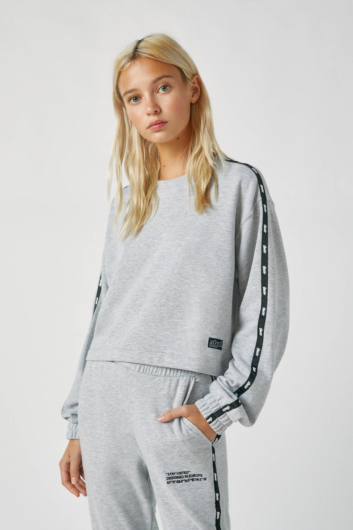 Pull & Bear Kadın Melanj Gri Yanları Şeritli Stwd Sweatshirt 09594410