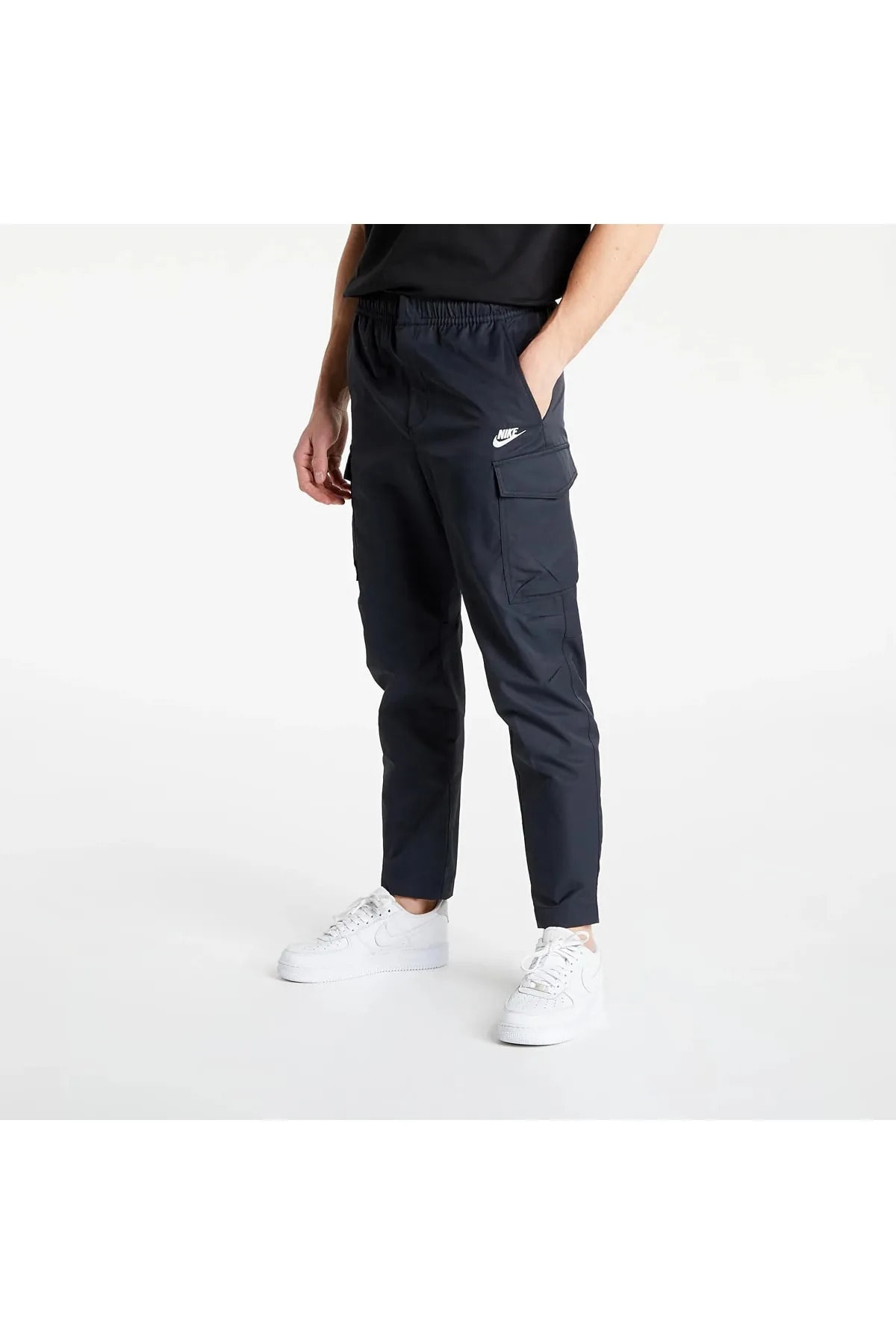 Nike club cuffed woven cargo hotsell joggers