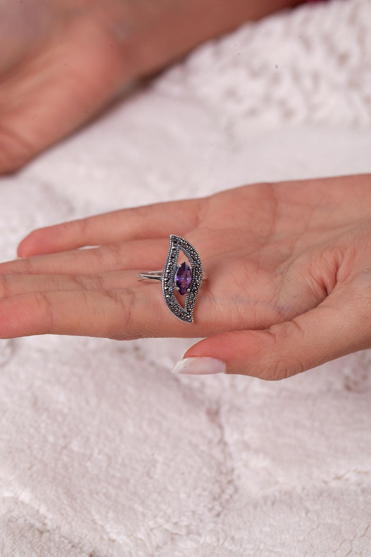 Ninova Silver Kadın Yaprak Model Ametist ve Markazit Taşlı Gümüş Yüzük NNVSLVR03343