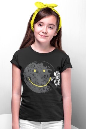 Rock & Roll34 Grafitici Astronot Siyah Kısa Kollu Kız Erkek Uniseks Çocuk T-shirt